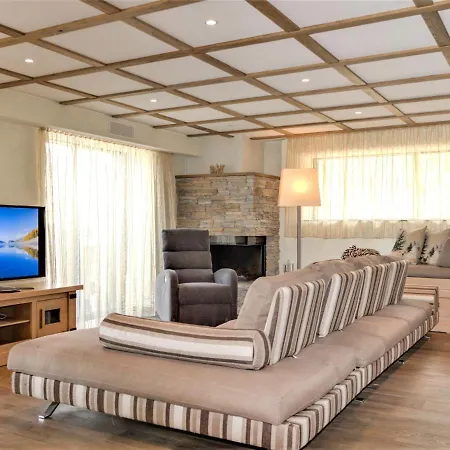 Apartamento Chesa Piz Mezdi - St- Moritz By Interhome *